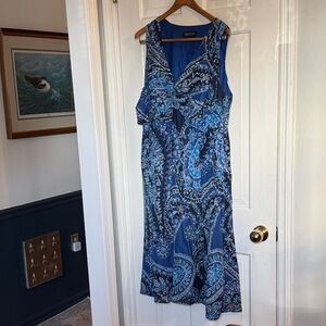 Jones New York Blue and White Paisley Maxi Dress